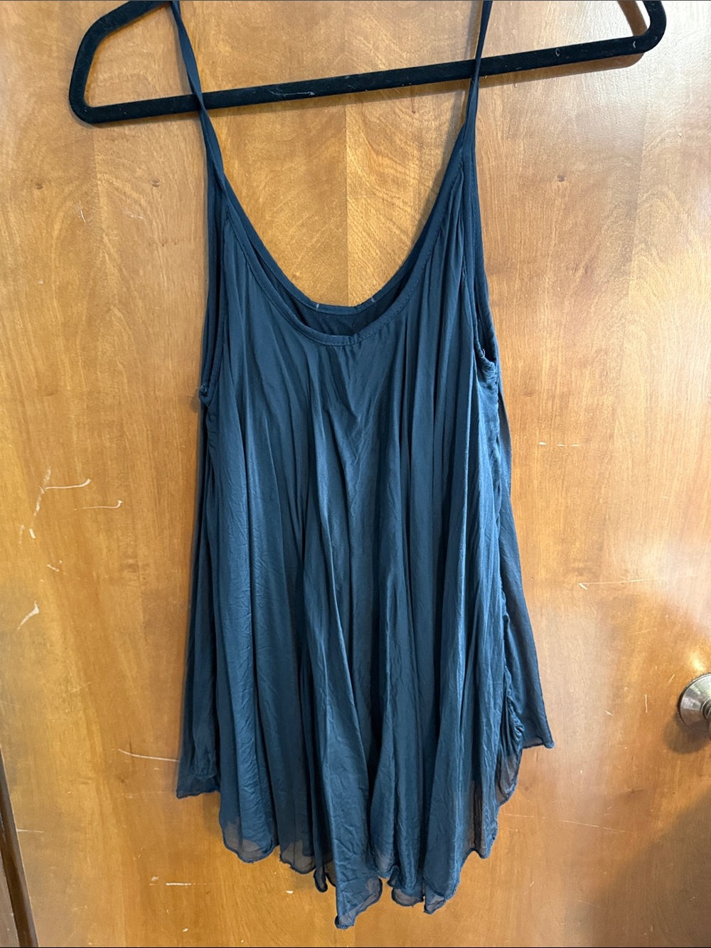 Flowy Black Sleeveless Tunic Tank